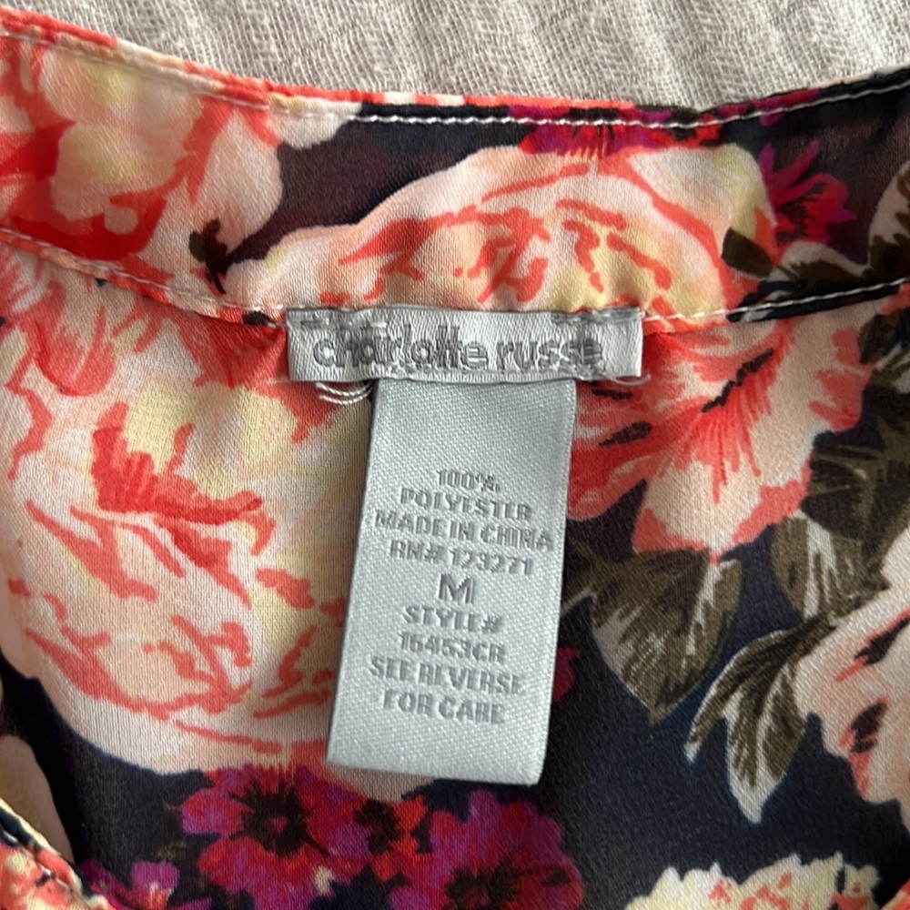 Floral blouse - Picture 3 of 4